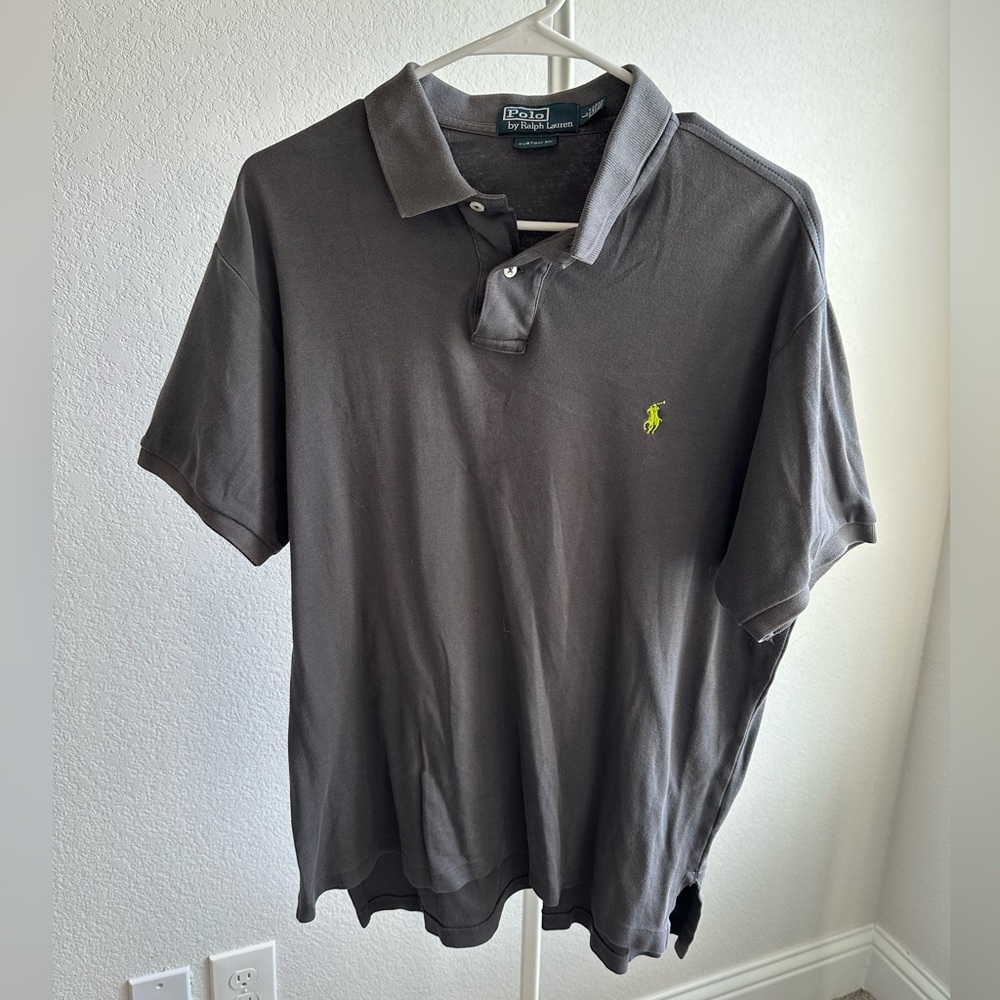 Men’s dark grey polo